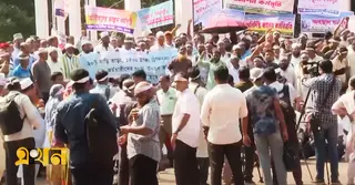 আজ শাহবাগে মুখে কালো কাপড় বেঁধে শিক্ষকদের অবস্থান কর্মসূচি